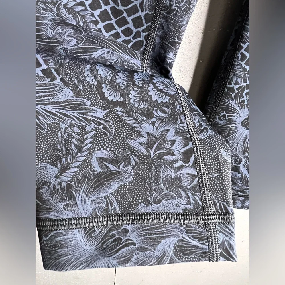 Lululemon Wunder Under Hi-Rise 1/2 Tight *Full-On Luxtreme 17 size 4